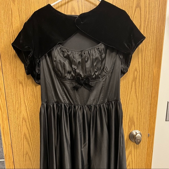 Evelyn Dress - Picture 2 of 4